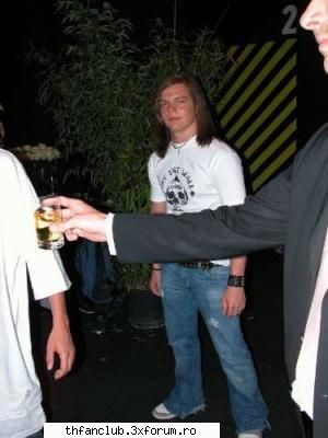 Dc nimeni nu il place pe Georg??? - arata sooper tare imi place cum a ieshit in poza - .::Georg::.