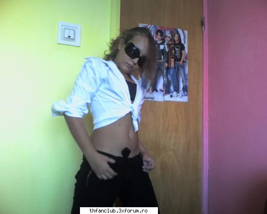 Despre noi! - what's up????? poy..ma numesc Alice....am 14 ani - .::About Us::.