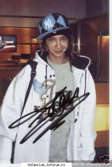 Poze+autografe....... - Hai sa punem poze cu autografele - .::Tokio Hotel::.