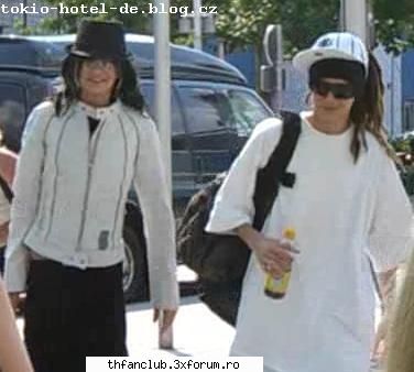Poze cu Bill! - =D tom in tricou shi el infofolit - .::Bill::.