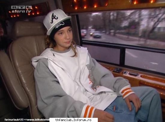 Poze cu Tom! - n-are el treaba...sta relaxat baiatu' - .::Tom::.