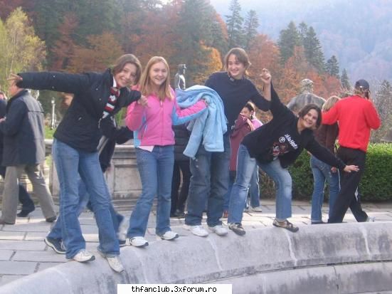 Poze cu noi - yo poon poze din excurisiee yo-s cea in roz - .::About Us::.