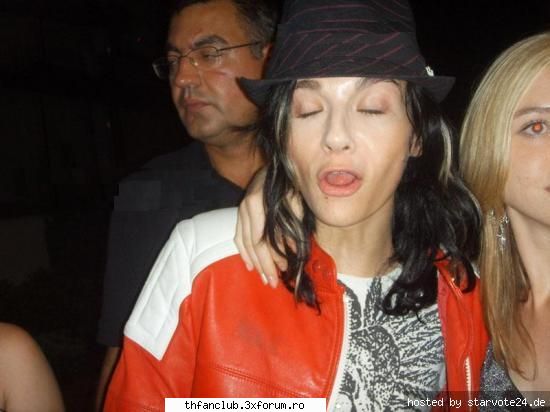 Saracutzu.........:( - hello ramona.......te-am mai salutat de cateva - .::Bill::.
