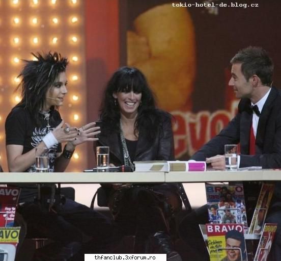 mi se pare mie sau in poza asta bill are bratz(wow park a tras de fiare ce nash da sa ma ia in bill