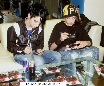 dezamagitor.....shock.. - buna , fetelor !!! sunt noua aia si imi place tom - .::Tom::.
