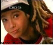 fun pics with tom:D+comentarii - tom: hey tanti...aia care-mi face poza...vezy k - .::Tom::.