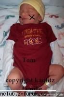 fun pics with tom:D+comentarii - tom cand am sa cresc mai male....am sa fiu un - .::Tom::.