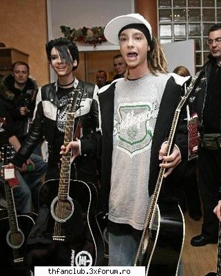 fun pics with tom:D+comentarii - trei la zece mii...trei la zece mii - .::Tom::.