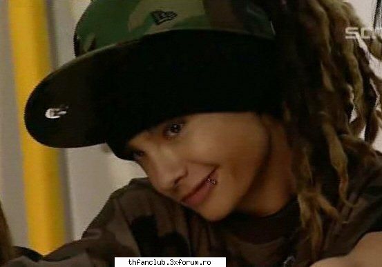 fun pics with tom:D+comentarii - hai k mai pun...:D ia uitati ce pirce am io !!!si - .::Tom::.