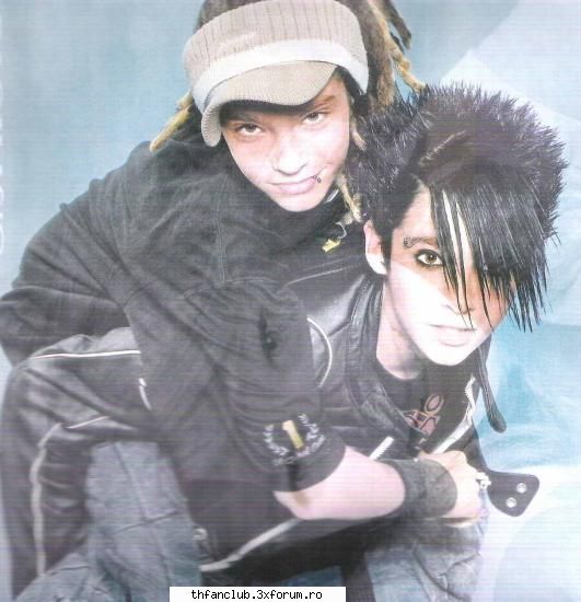 fun pics with tom:D+comentarii - Bill; aoleu, dar greu mai esti , frate!!! Tom: tu - .::Tom::.