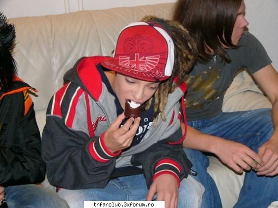 poze cu tom cand mananca...doarme...si poze funny - andra_tomkaulitz_me_love - Recycle Bin