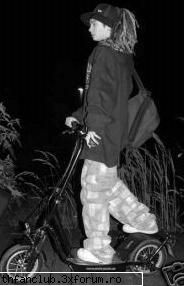 poze cu tom cand mananca...doarme...si poze funny - alice_girl - Recycle Bin