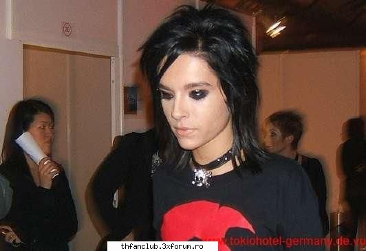 vreti melodii?si care sunt primele trei la voi? - sry ... ma m obisnuit cu mess voiam sa - .::Tokio Hotel::.