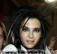 vreti melodii?si care sunt primele trei la voi? - hello eu sunt noua p'aici ... :D pai - .::Tokio Hotel::.